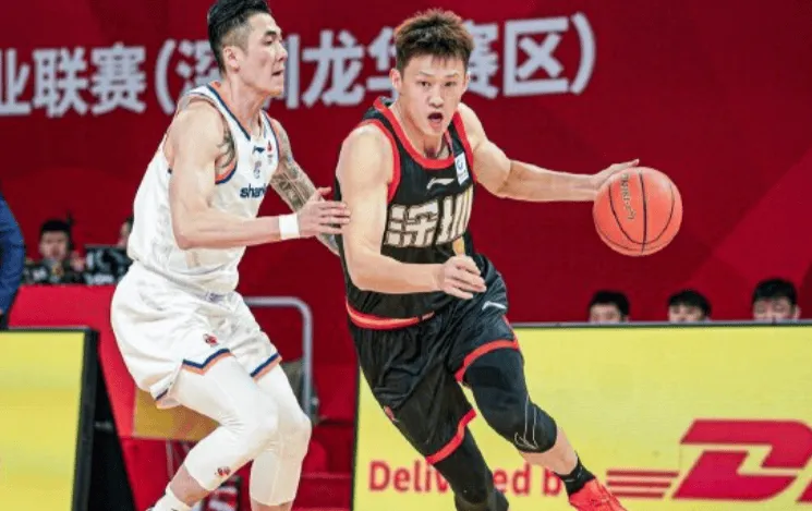 深圳分享今日赛场精彩图集：主场战胜上海，终结对手九连胜